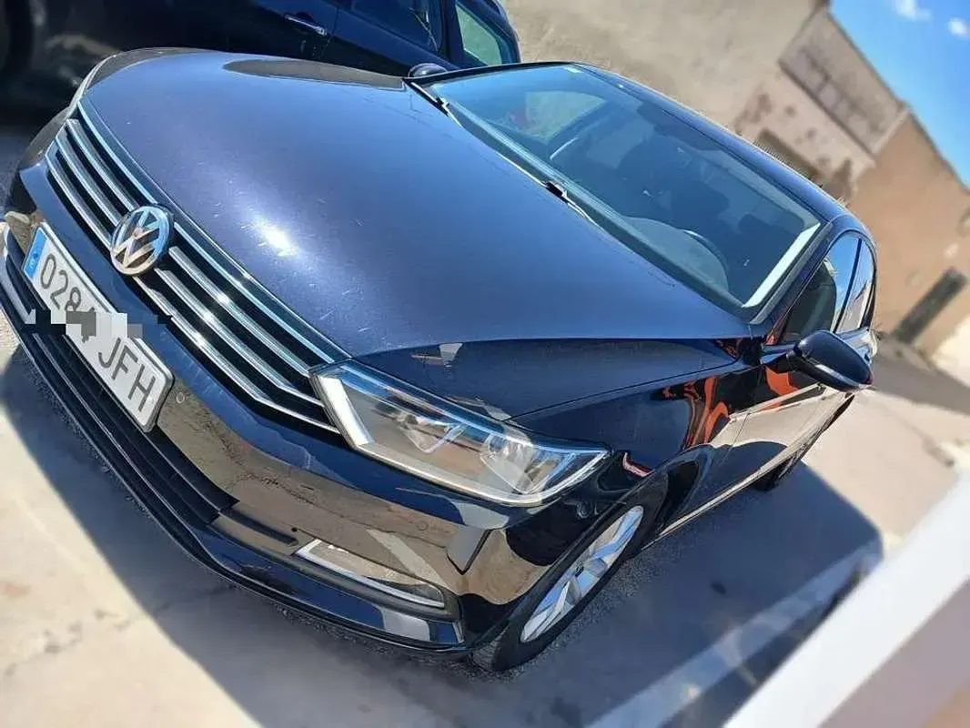 Usado VW Passat Advance 120 CV (88 kW) 2015 Negro Berlina
