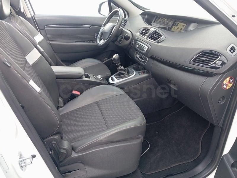 Usado Renault Grand Scénic III Bose Edition 110 CV (80 kW) 2015 Blanco Monovolumen