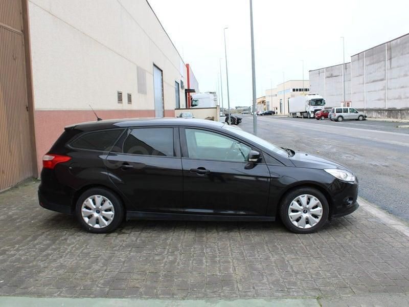 Usado Ford Focus Trend 115 CV (84 kW) 2014 Negro Familiar