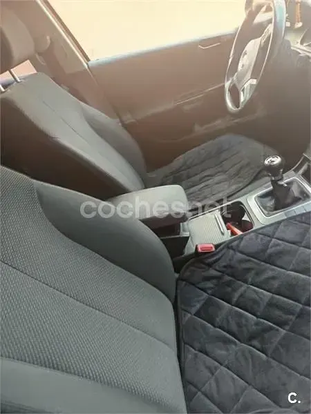 Usado VW Passat Advance 140 CV (102 kW) 2004 Negro Berlina