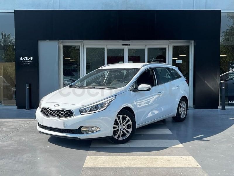 Usado Kia Ceed Sportswagon 128 CV (94 kW) 2015 Blanco Familiar