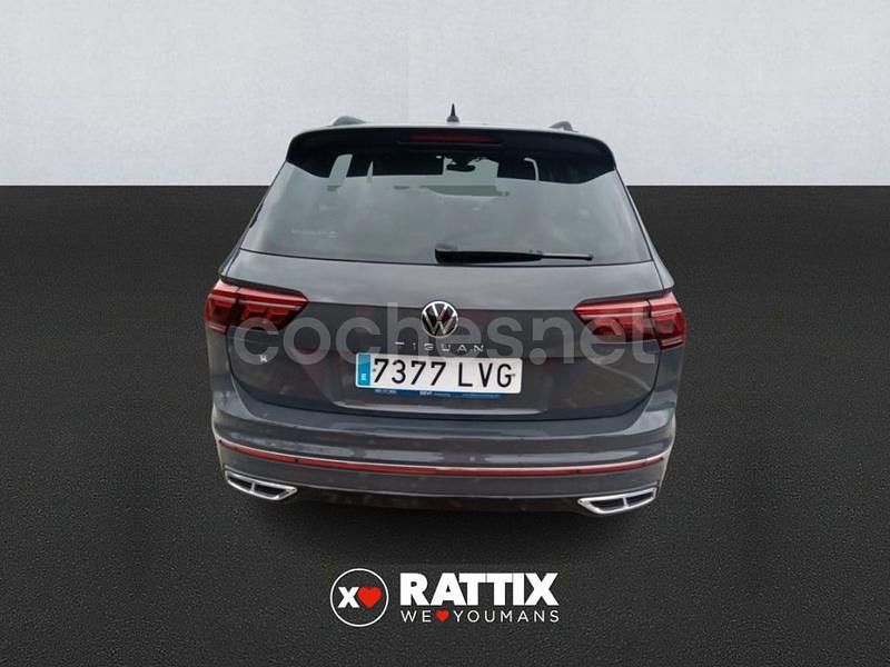 Usado VW Tiguan R-line 150 CV (110 kW) 2021 Gris / plata SUV