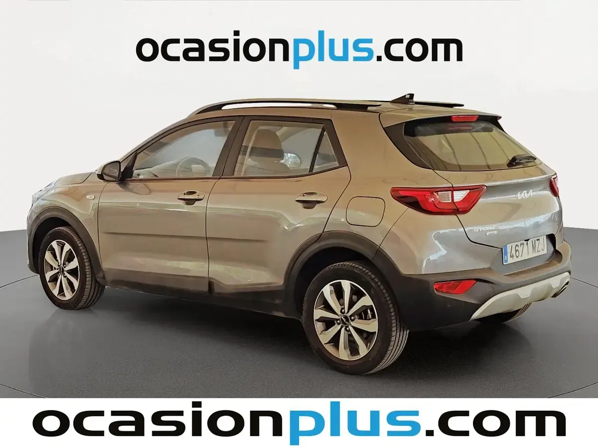 Usado Kia Stonic 100 CV (73 kW) 2025 Gris SUV