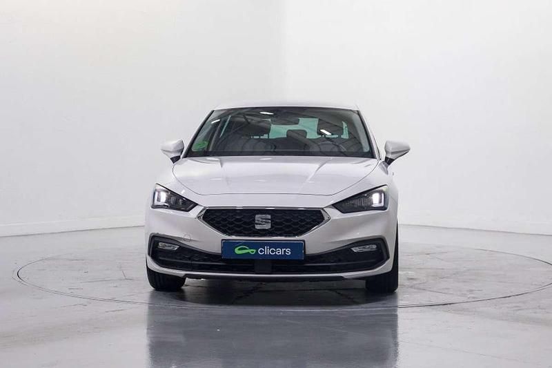 Usado Seat Leon Style 116 CV (85 kW) 2021 Blanco Utilitario