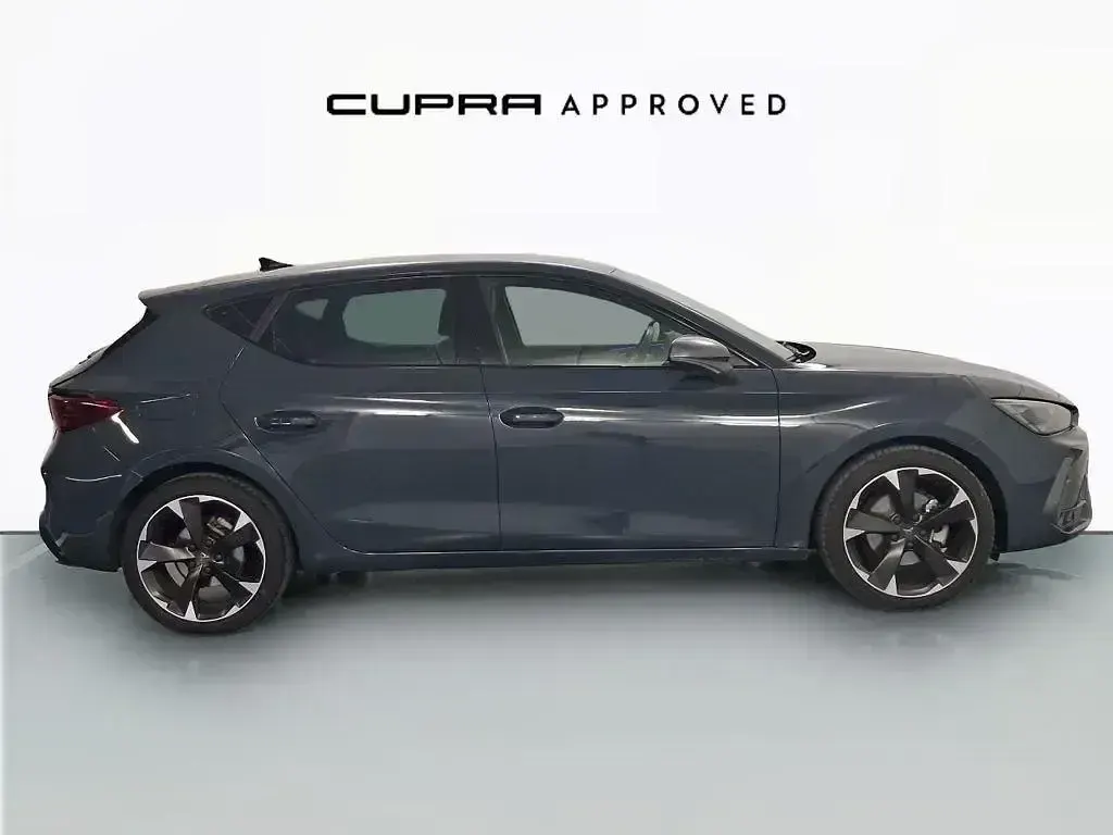 Usado Cupra Leon 150 CV (110 kW) 2025 Azul Berlina