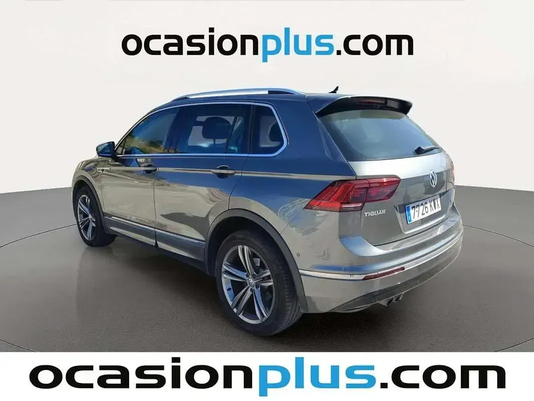 Usado VW Tiguan Sportline 150 CV (110 kW) 2019 Gris SUV