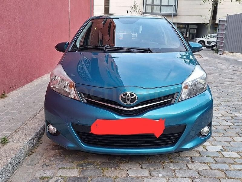 Używany Toyota Yaris Active 99 KM (72 kW) 2013 Niebieski Hatchback
