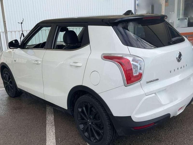 Gebraucht SsangYong Tivoli Limited 116 PS (85 kW) 2017 Weiß SUV