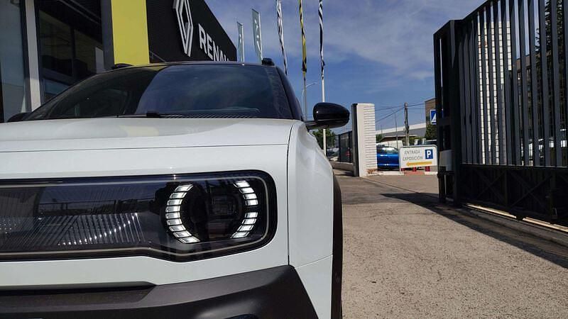 Usado Renault R4 150 CV (110 kW) 2025 Blanco Berlina