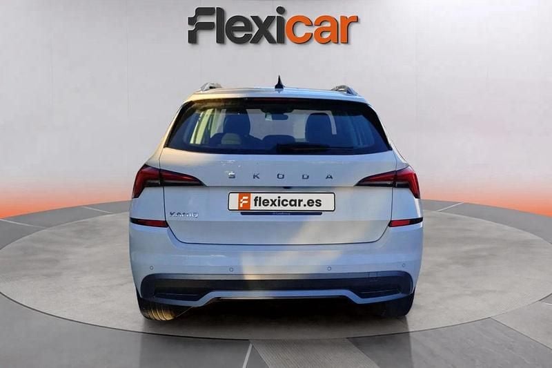 Usado Skoda Kamiq Ambition 110 CV (80 kW) 2021 Blanco SUV