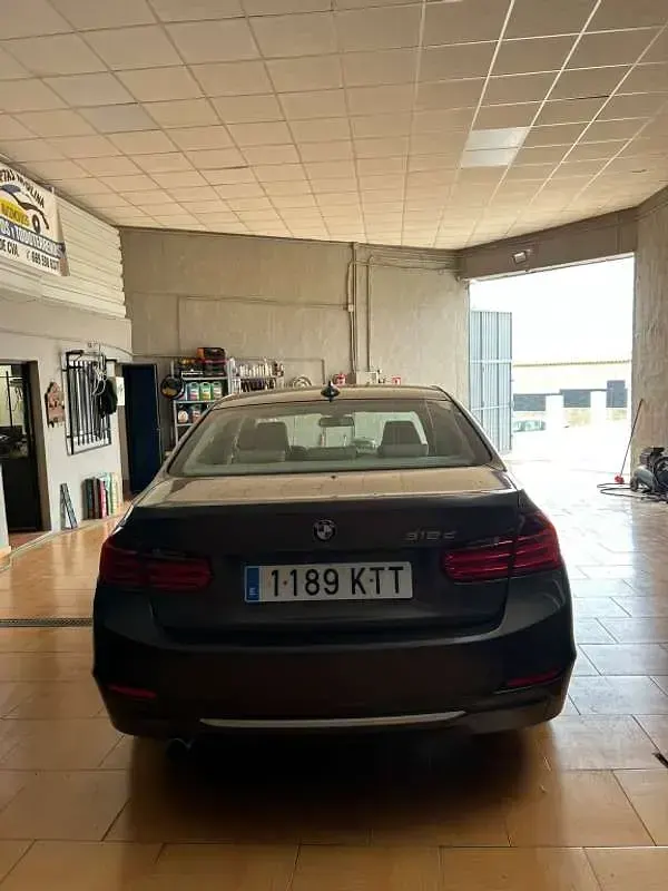 Usado BMW 318 143 CV (105 kW) 2012 Marrón Berlina