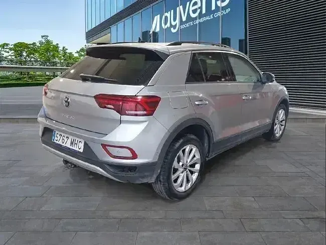 Usado VW T-Roc Life 116 CV (85 kW) 2023 Plateado SUV