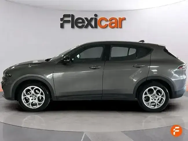 Usado Alfa Romeo Tonale Sprint 130 CV (95 kW) 2023 Gris SUV