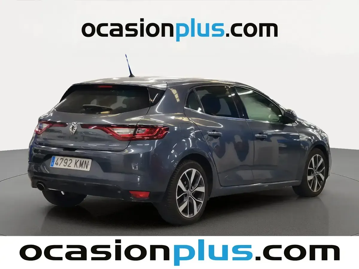 Usado Renault Mégane IV Zen 130 CV (95 kW) 2018 Gris Berlina