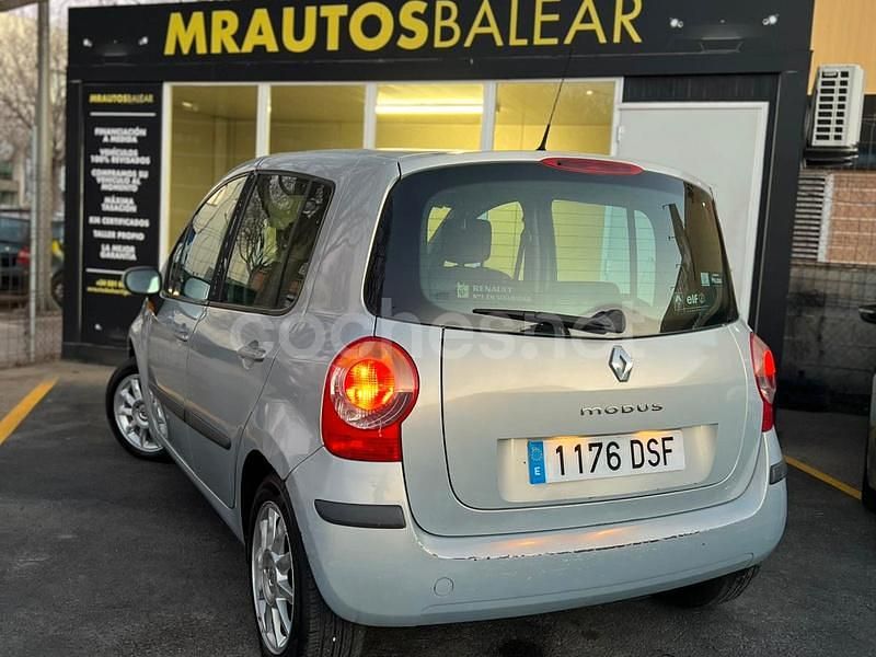 Usado Renault Modus 80 CV (58 kW) 2005 Gris / plata Monovolumen