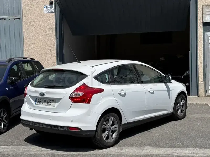 Usado Ford Focus Titanium 115 CV (84 kW) 2014 Blanco Berlina