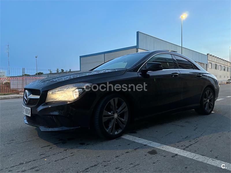 Usado Mercedes CLA220 Urban 170 CV (125 kW) 2014 Negro Berlina