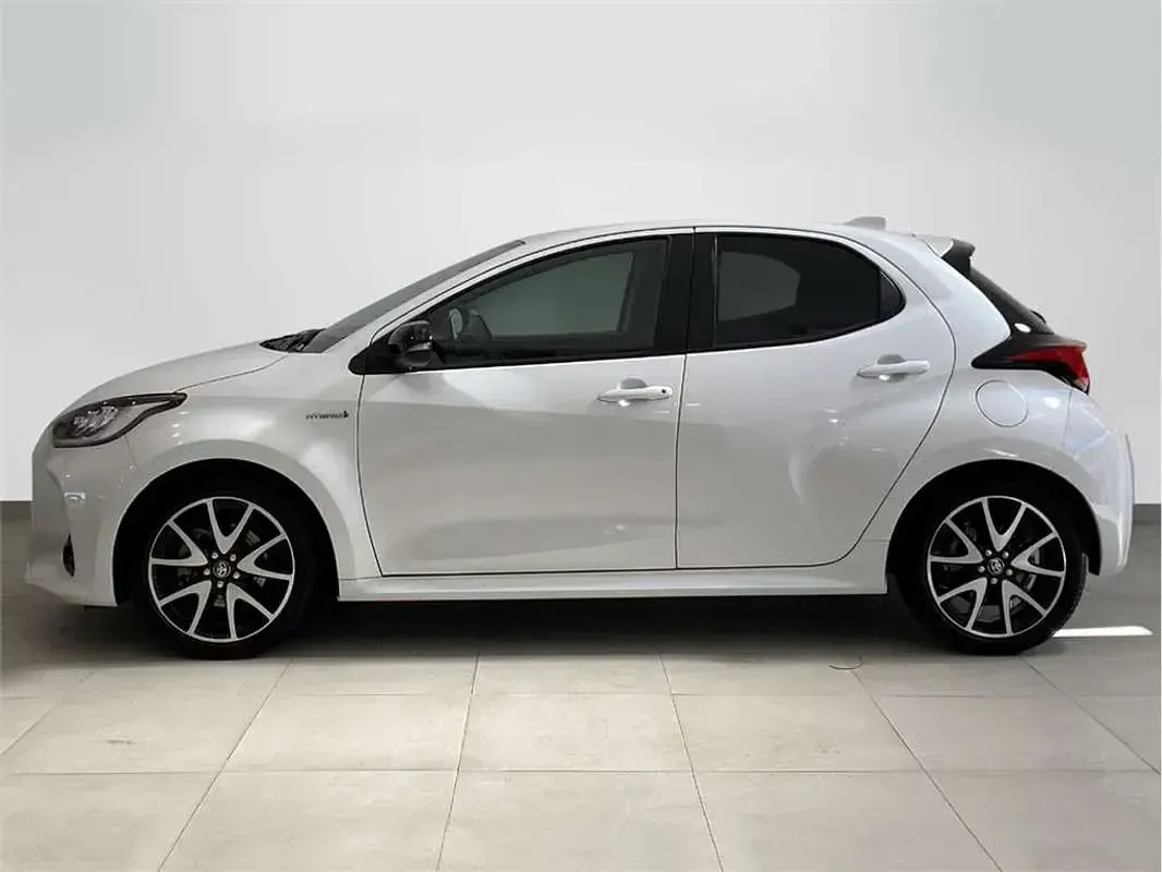 Usado Toyota Yaris Hybrid Style 116 CV (85 kW) 2021 Utilitario