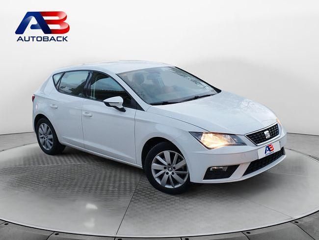 Begagnad Seat Leon Style 115 HK (84 kW) 2019 Vit Halvkombi