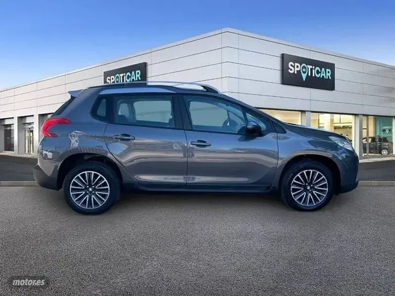 Usado Peugeot 2008 Active 100 CV (73 kW) 2015 Gris SUV