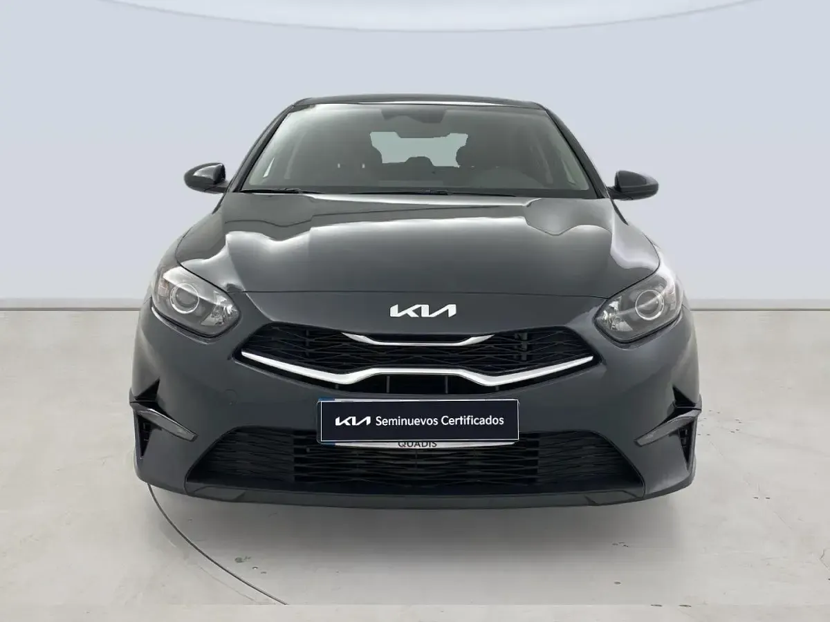 Usado Kia Ceed 140 CV (102 kW) 2025 Gris Utilitario