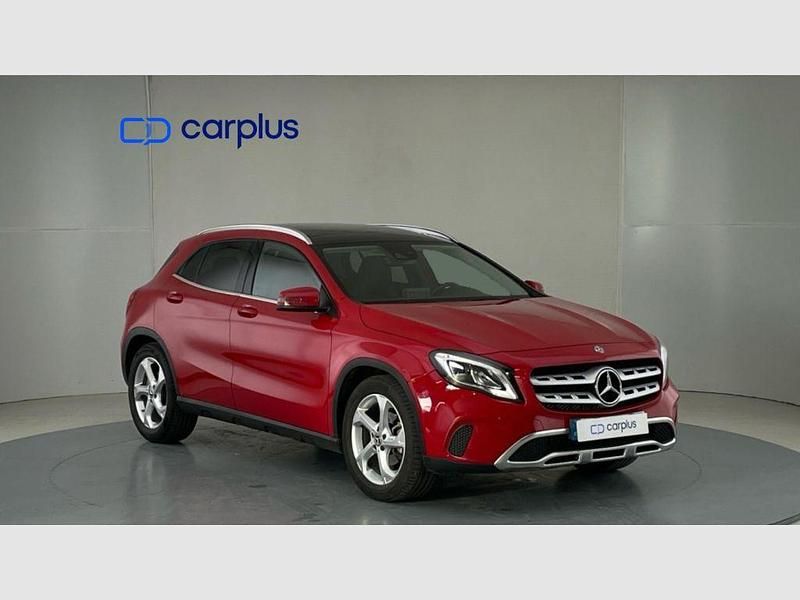Usado Mercedes GLA200 156 CV (114 kW) 2019 Rojo júpiter (sólido) SUV