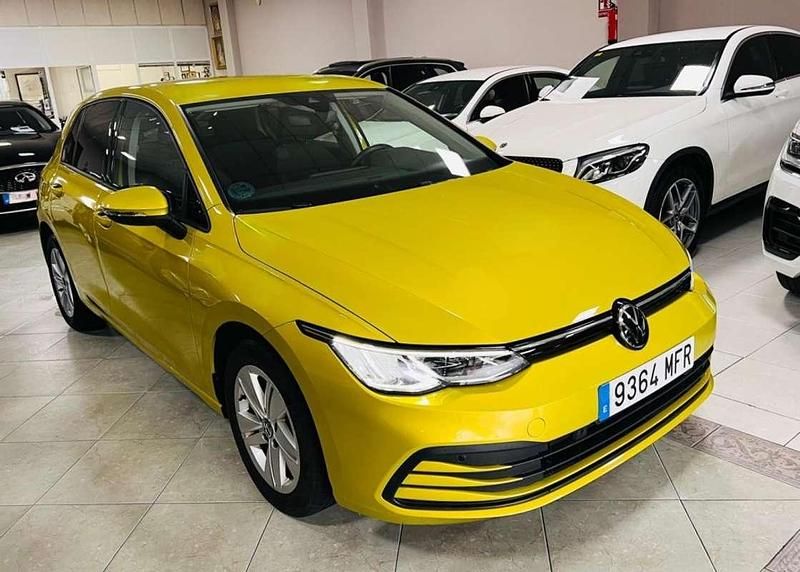 Occasion VW Golf VIII Life 116 ch (85 kW) 2023 Jaune Citadine