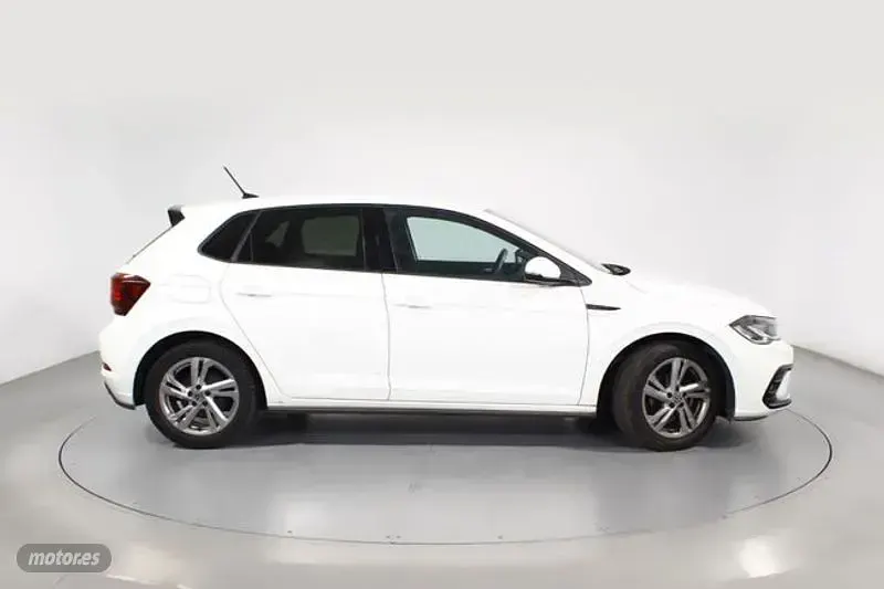 Usado VW Polo R-line 95 CV (69 kW) 2022 Blanco Utilitario