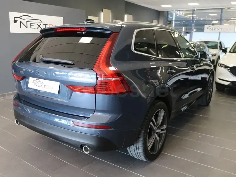 Usado Volvo XC60 Momentum 190 CV (139 kW) 2020 Azul SUV