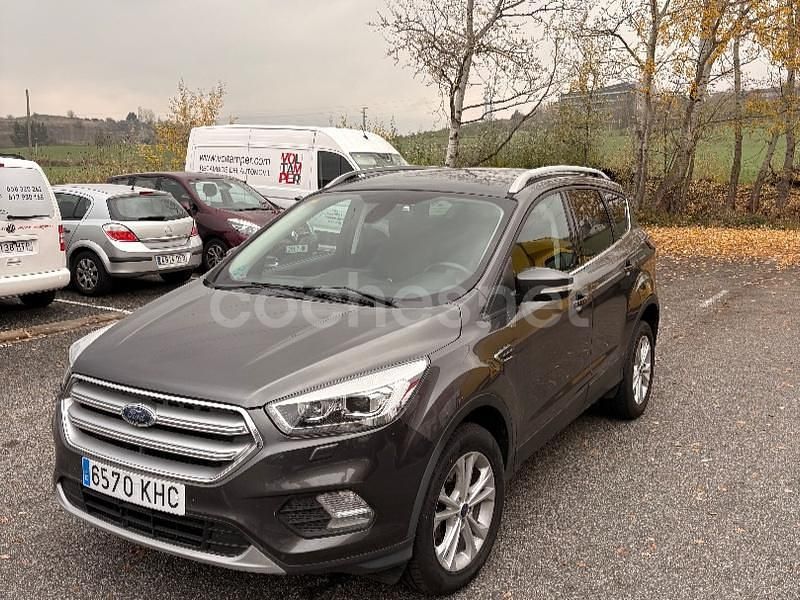 Usado Ford Kuga Titanium 150 CV (110 kW) 2018 Gris / plata SUV