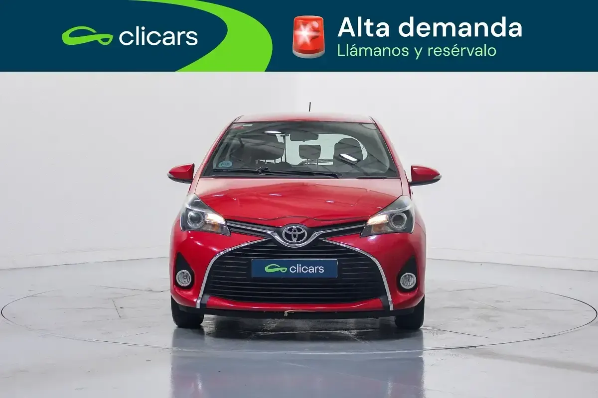 Usado Toyota Yaris Active 99 CV (72 kW) 2014 Rojo Utilitario