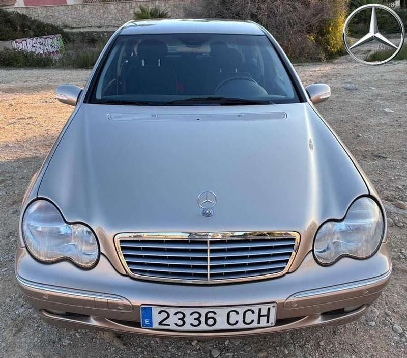 Beige Usado 2002 Mercedes C180 Elegance Berlina | 7600 € (Caro) - Imagen 1/4