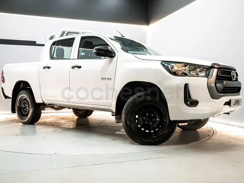 Usado Toyota HiLux 150 CV (110 kW) 2023 Blanco Pickup/Camioneta