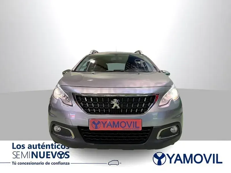 Usado Peugeot 2008 Style 110 CV (80 kW) 2017 Gris / plata SUV