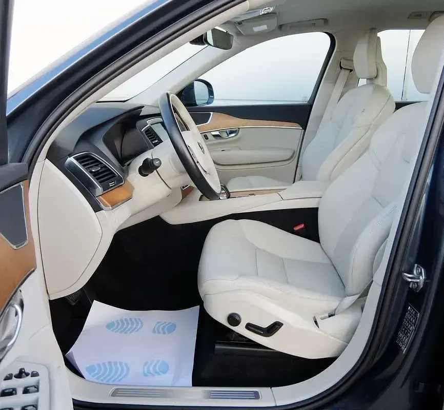 Usado Volvo XC90 Core 235 CV (172 kW) 2022 Negro SUV