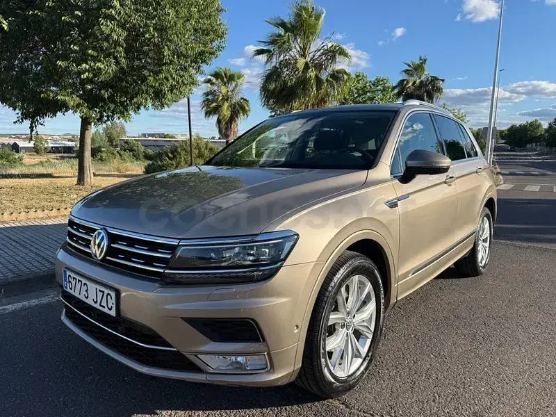 Usado VW Tiguan Sportline 150 CV (110 kW) 2017 Beige SUV