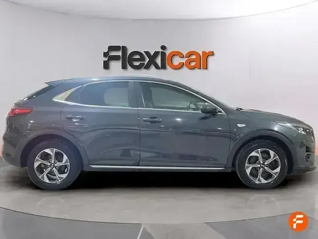 Usado Kia XCeed 136 CV (100 kW) 2021 Gris SUV