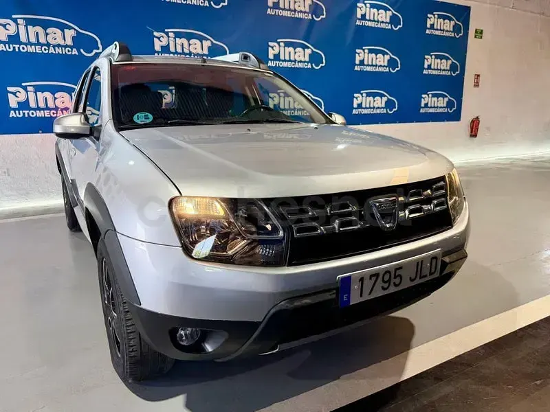 Usado Dacia Duster 109 CV (80 kW) 2016 Gris / plata SUV