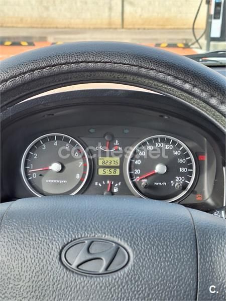 Usado Hyundai Getz 82 CV (60 kW) 2004 Gris / plata Utilitario