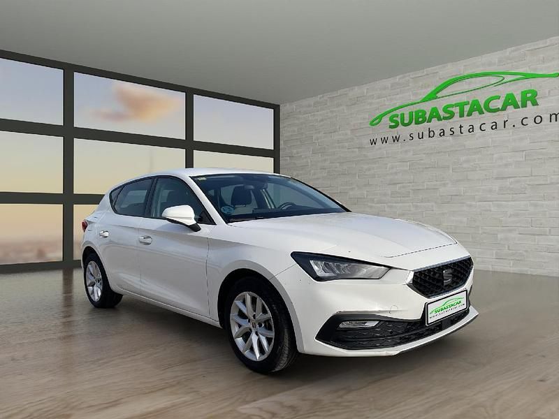 Usado Seat Leon Style 115 CV (84 kW) 2021 Blanco