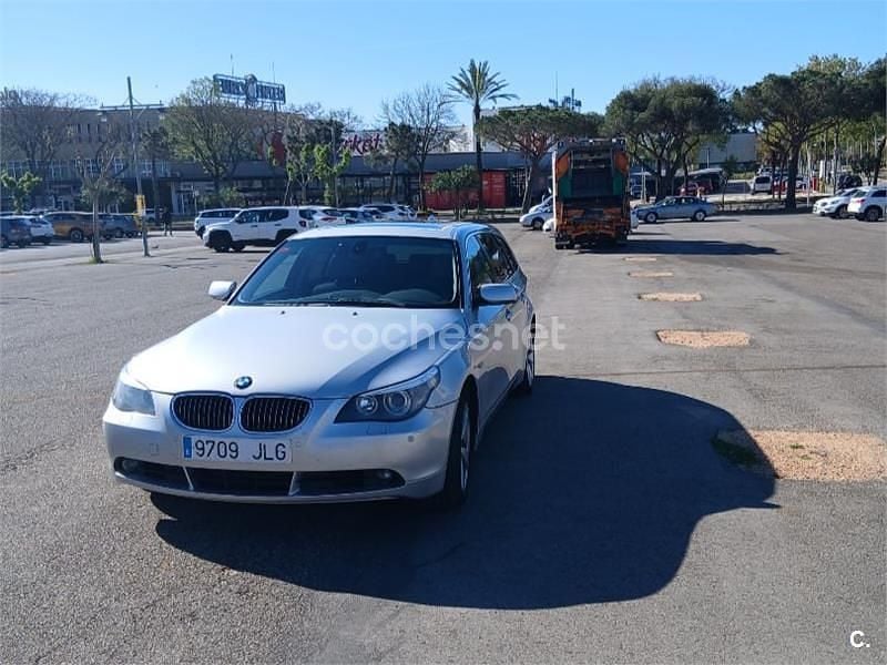 Usado BMW 530 231 CV (169 kW) 2006 Gris / plata Familiar