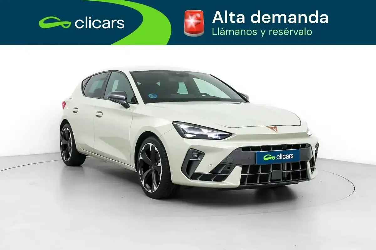 Usado Cupra Leon 150 CV (110 kW) 2025 Blanco Berlina