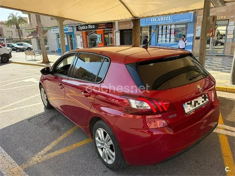 Usado Peugeot 308 Allure 130 CV (95 kW) 2016 Rojo Berlina