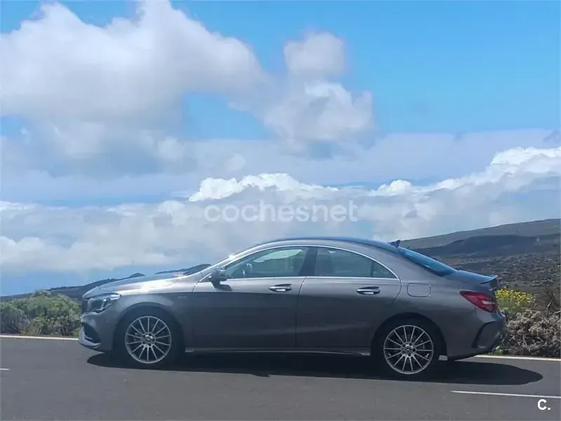 Usado Mercedes CLA220 177 CV (130 kW) 2019 Gris / plata Berlina