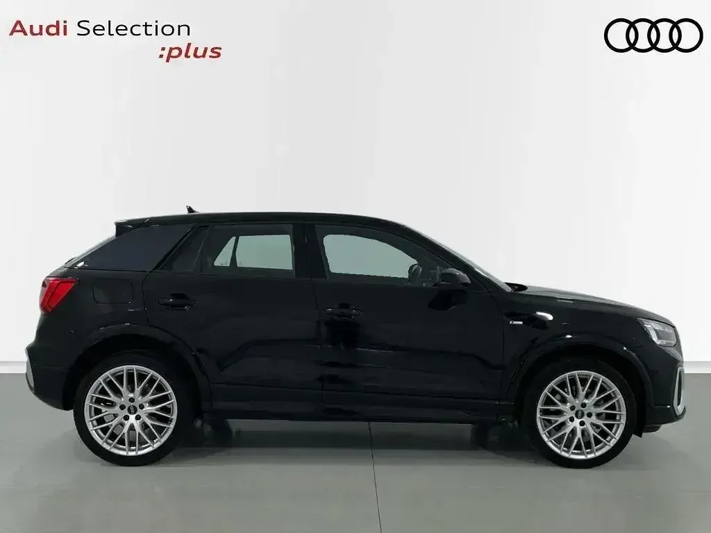 Käytetty Audi Q2 Ambiente 150 HP (110 kW) 2025 Musta Katumaasturi