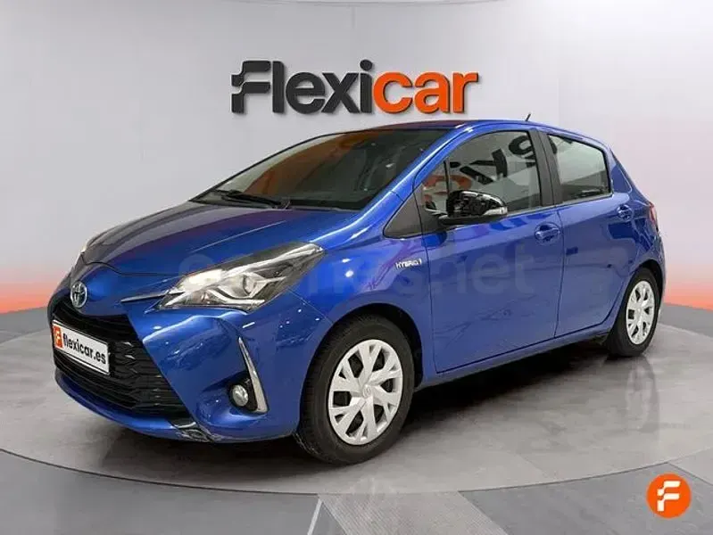 Usado Toyota Yaris Hybrid Business Edition 116 CV (85 kW) 2020 Azul Berlina