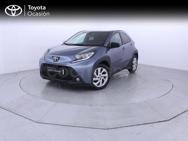 Usado Toyota Aygo X Play 72 CV (52 kW) 2025 Gris / plata SUV