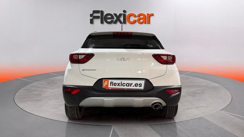Usado Kia Stonic Plus 84 CV (61 kW) 2022 Blanco SUV