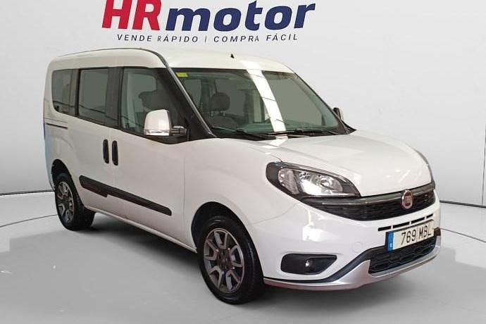 Usado Fiat Doblò Trekking 120 CV (88 kW) 2022 Monovolumen