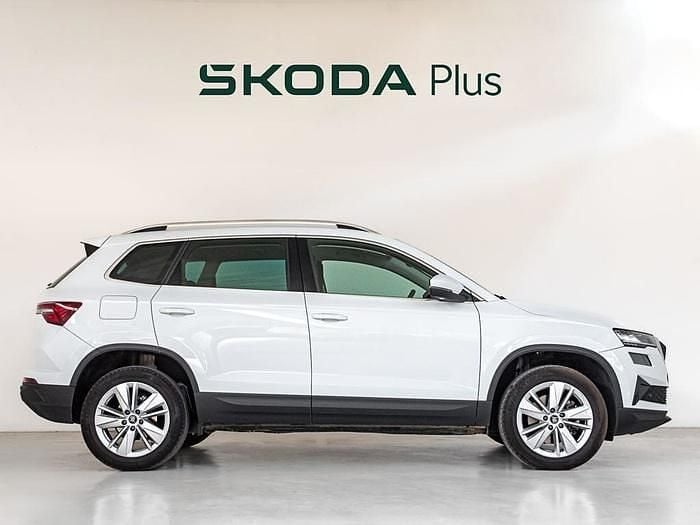 Usado Skoda Karoq Selection 150 CV (110 kW) 2025 Blanco SUV